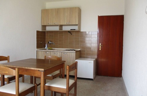 Podmaine Apartment | Charming 3-Bed Apartment in Budva with Garden and Ocean Views