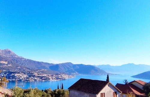 Igalo Villa | Charming 3-bedroom villa with WiFi, AC in welcoming Igalo,Zvinje