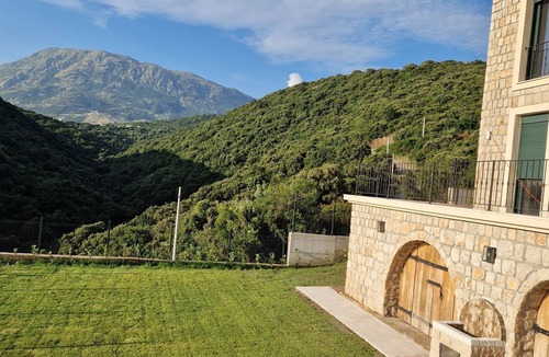 Kunje Villa | Charming 3-bedroom villa with WiFi and AC in lovely Bar