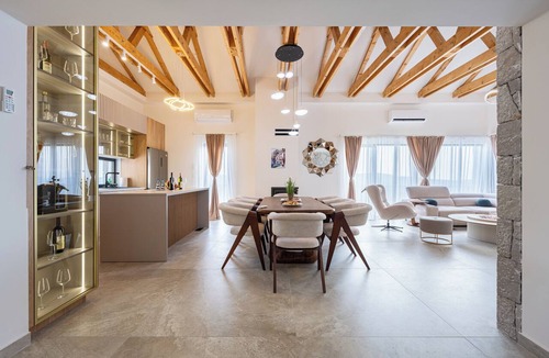 Bratesici Villa | Charming 5-bedroom Villa w/Pool in Peaceful Scenary
