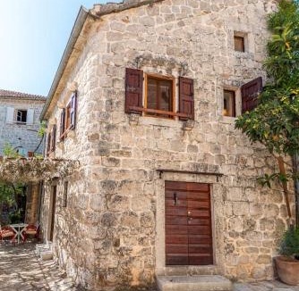 Perast House | Charming Bohemian house in Perast
