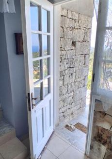 Ieromonachos Apartment | Charming house with stunning view