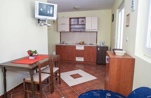 Lepetane Apartment | Charming Seaside Escape in Kotor - One Bedroom Apartment with Garden 3