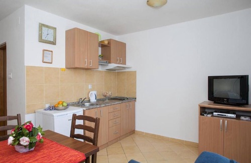 Lepetane Apartment | Charming Seaside Escape in Kotor - One Bedroom Apartment with Sea View 2