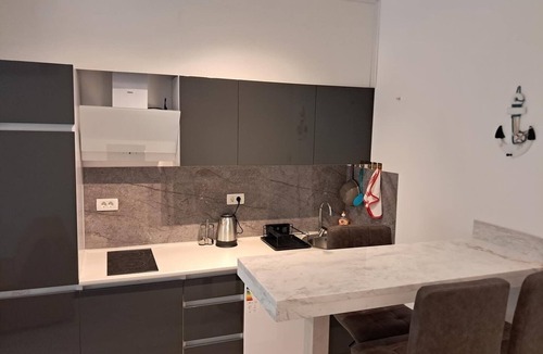 Becici Apartment | Charming studio in enchanting Bečići with AC, WiFi