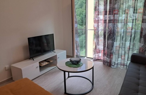 Becici Apartment | Charming studio in enchanting Bečići with AC, WiFi