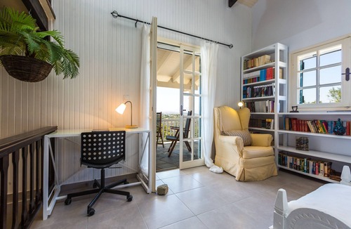 Oros Villa | Charming Villa above Rethymno Family Friendly