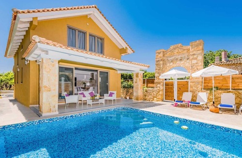 Drosia Villa | Charming villa, nestled in lovely gardens