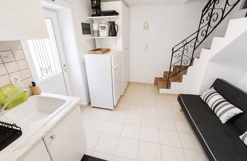 Lefkes Apartment | Charming White House Retreat with Balcony in Paros Lefkes