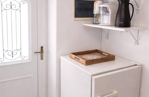 Lefkes Apartment | Charming White House Retreat with Balcony in Paros Lefkes