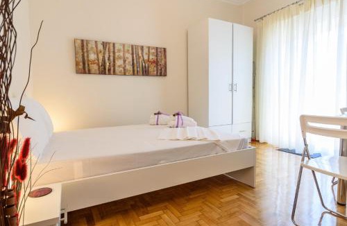 Ampelokipoi Apartment | Charmy Petit Flat in Athens