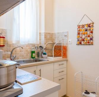 Ampelokipoi Apartment | Charmy Petit Flat in Athens