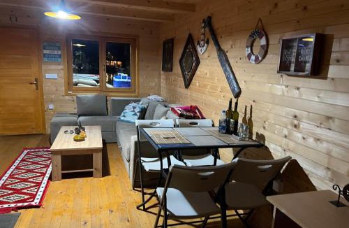 Ulcinj House | Cheerful cabin in Ada bojana