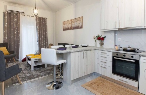 Ano Kipseli Apartment | Chic 1 Bd Apartment for 4 in Ano Kypseli