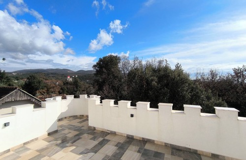 Kunje Apartment | Chic 3-bedroom apartment with WiFi, AC in cool Kunje