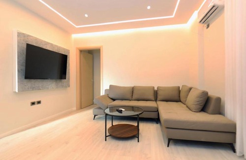 Vlore Apartment | Chic Apartament Free Parking