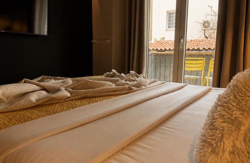 Agios Panteleimonas Apartment | Chic Athens Suite Modern & Central