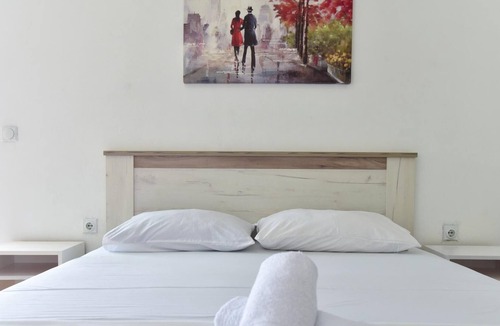 Gjerana Apartment | Chic Studio Flat w Garden in Ulcinj