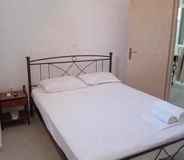Chios Town Apartment | ChiosRoomsEirini