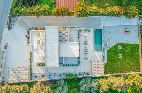 Mourniai Apartment | Chris villa with private ecologic pool and kid's playground!