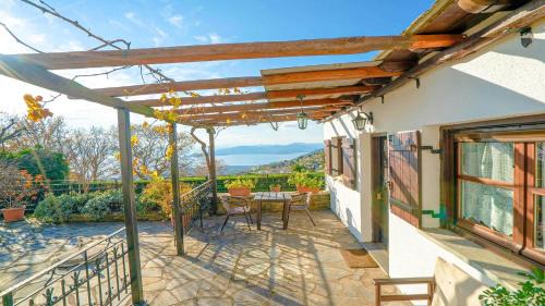 Agios Georgios Nilias House | Chrissi Nefeli