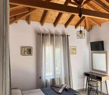 Agios Konstantinos House | Christina Traditional House