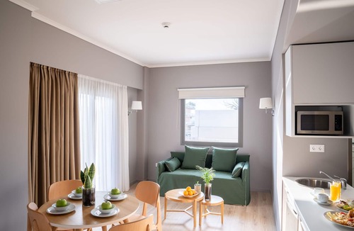 Khalandrion Hotel | Chroma Fashion Rooms & Apartments