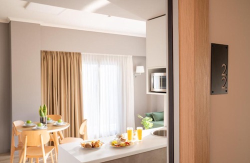 Khalandrion Apartment | Chroma Fashion Rooms & Apartments
