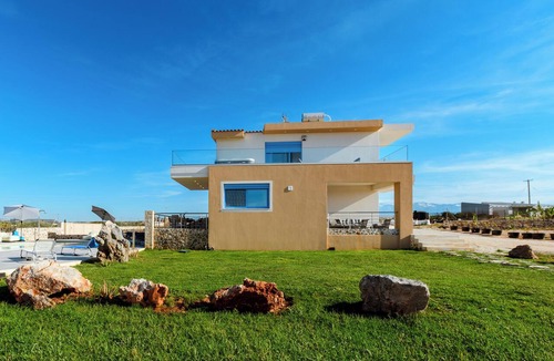 Stavros Villa | Cindy Luxury Villas Crete- Blue private pool private hot tub sea & mountain view