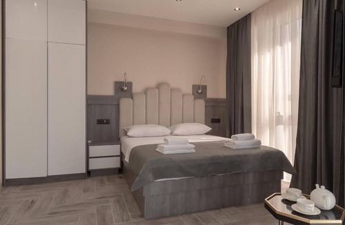 Dobra Voda House | Classic Triple Room with Sea View and Balcony (302)