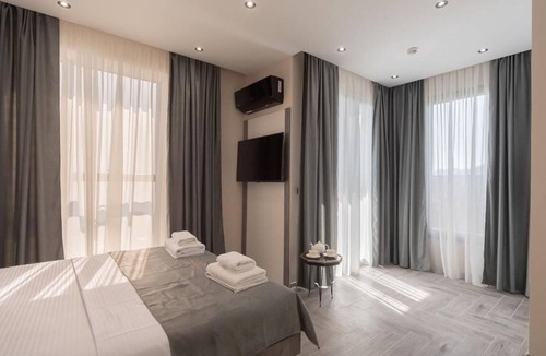 Dobra Voda House | Classic Triple Room with Sea View and Balcony (302)