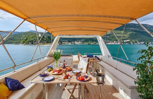 Dobrota Villa | Classy Yacht Villa Yugoslavia