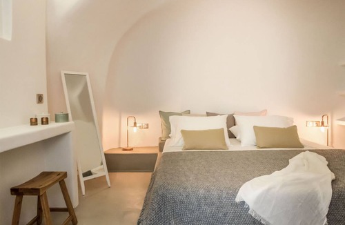 Oia House | Cleo's Dream Villa