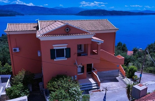 Gimari House | Clios house with magnificent views of the sea