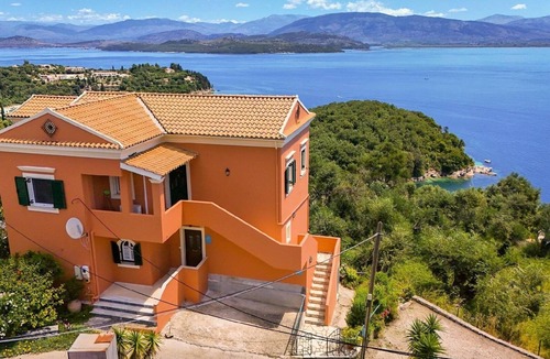 Gimari House | Clios house with magnificent views of the sea