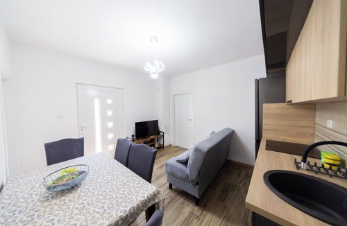 Skaljari Apartment | Coastal Comfort 2 BDR Apartment w/Garden Escape