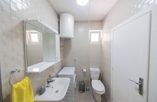 Skaljari Apartment | Coastal Comfort 2 BDR Apartment w/Garden Escape
