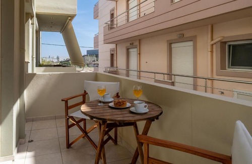 Gazi Apartment | Coastal Key 9