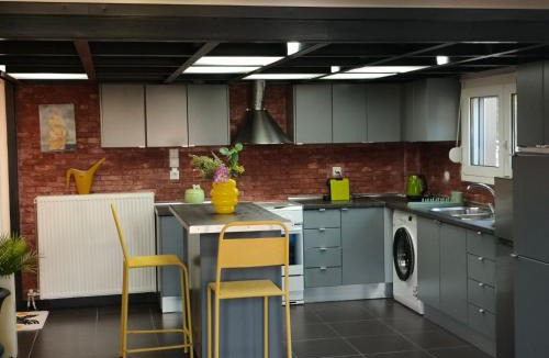 Karditsa Apartment | ColoR Living - loft & yard