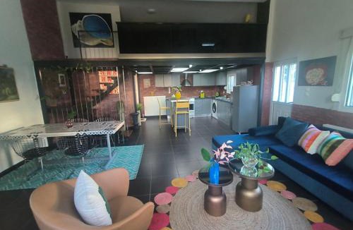 Karditsa Apartment | ColoR Living - loft & yard