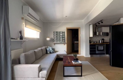Thessaloniki City Centre Condo | Comfortable, Prime Location, Super Fast Internet