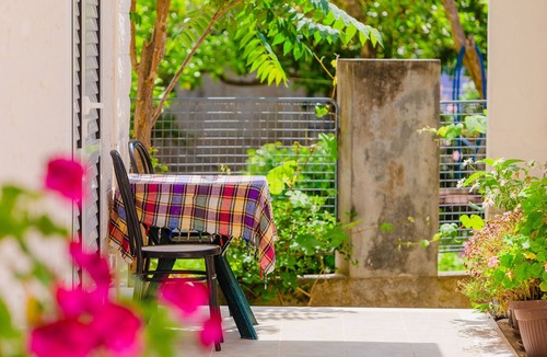 Tomicici Apartment | Compact studio near the sea