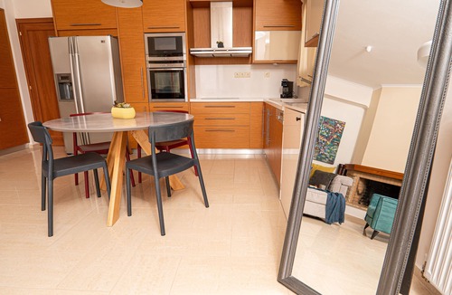 Kissamos Apartment | Contemporary 2 bedroom apt, close to the best beaches of Crete!