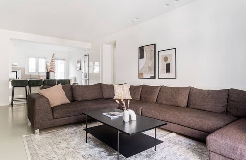 Ampelokipoi Apartment | Contemporary Bliss 2BR Apartment in Athens