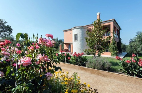 Limni Villa | Contemporary Corfu Retreat | 3 Bedrooms | Villa Girasole | Artful Decor