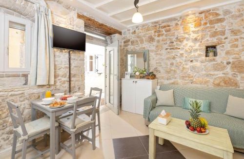 Old Town Apartment | Corfu Breeze Liston Apartments
