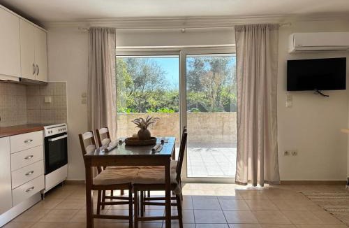 Kanoni Apartment | Corfu Lakeside Cottage