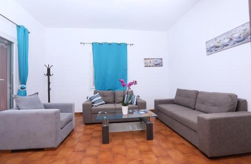Gouvia Apartment | Corfu Seaside Cottage - Private Garden Retreat