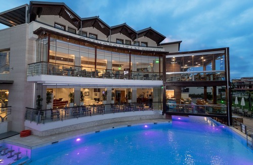 Katerini Hotel | Cosmopolitan Hotel by GHH