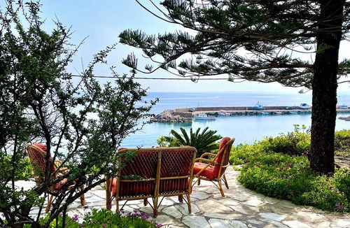 Vrontados Villa | CostaKostaChios seafront villa with lush gardens and unparalleled sea views